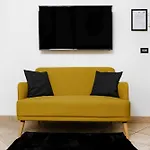 Dea Clodia Studio Flat